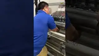 Slider machine I can&rsquo;t open it&rsquo;s hard I ask for help my co work ￼Bec. He strong