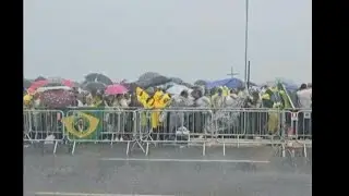 Vídeo mostra momento em que raio atinge manifestantes em Brasília | AFP