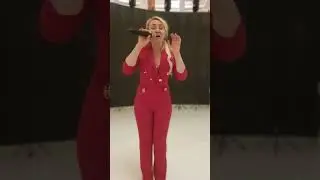 Famous singer #dubai #worldtours #uae #dubaidestinations #singer