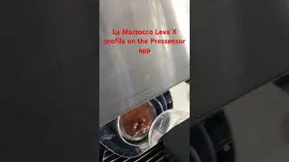 Making an amazing lever shot, mimicking beautifully a La Marzocco Leva X machine.