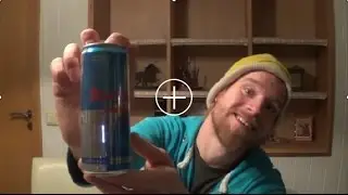 Kristofer Tasting Red Bull SUGARFREE innehaller taurin Live upp kropp och sinna