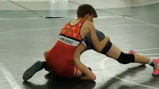 Nate Duffield of Waubonsie Valley [G] v. Evan Glowinski of Team Tortorice [R] (120)