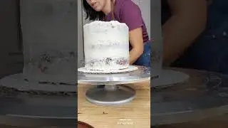 Razor sharp buttercream edges! #summercakes #cutecakeideas #cakesoftiktok #cakeforteens #howtofrost