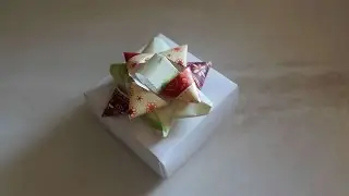 How To Create A Paper Cockade For Your Gifts - DIY Crafts Tutorial - Guidecentral