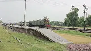 Millat express or karakoram express vlog full day staying in Faisalabad railway station 