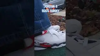 Впервые надел свои кроссовки Jordan 8 Bugs Bunny.