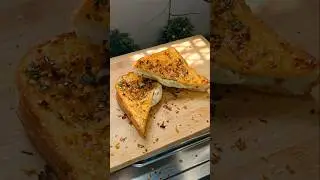Ultimate Cheesy Garlic Bread Recipe😍 | Totally Irresistible #shorts #bread #viralvideo #shortsfeed