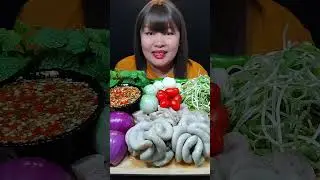 ต้มไส้ตันเปื่อยๆกินกับน้ำจิ้มซีฟู๊ดแซ่บๆ กินหยวกกล้วยสดครั้งแรกรสชาติจะเป็นยังไง @ตั้งใจกิน