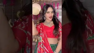 Hair bun for Garba night 👆😱✨ #makeup #navratri #navratrispecial #hack #shortvideo