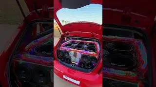 Gol g6 rebaixado com m&oacute;dulos taramps alto-falantes e processador Taramps