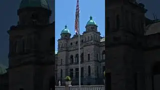 Victoria British Columbia parliament Building | Flags , Fountain & Flowers 🌺 🇨🇦.  July 2025