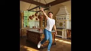 לרקוד בארמון בוינה.   Dancing in Vienna palace 