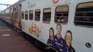 KANNIYAKUMARI - MANGALORE PARASURAM EXPRESS DEPARTING KARUNAGAPALLY 