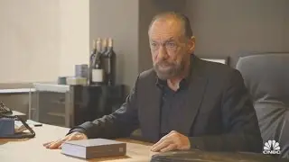 Раскладной телефон Джона Пола Деджориа | Следуйте за лидером