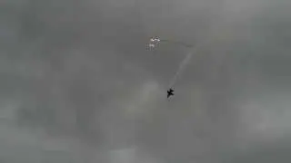 Fighter Jet fires Flares (2 Times) looks cool !!!