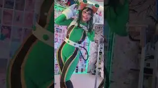 The cutest froppy cosplayer 💚🐸