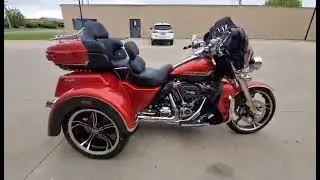 2021 Harley-Davidson CVO&trade; Tri Glide&reg; (Sunset Orange / Sunset Black)