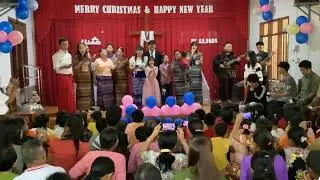 December 21, 2025🎄ပေါင်မြို.ဧမာနွေ နာဇရင်း(န်)💒ဆရာ/မများနဲ့အသင်းသူ/သားများနဲ့ချီးမွမ်းနေသောပုံရိပ်💞🎄
