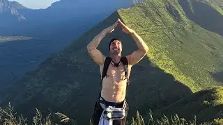 Da Pyramid for sunrise... #hiking #oahuhiking 