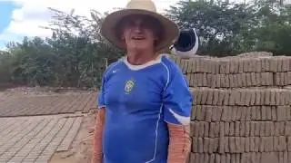Visitando uma Olaria ou fabrica de tijolos, tudo Manual.