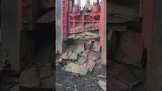 🏗️heavy duty gantry shear #shear #wasterecycling #metalrecycling #scrapshear