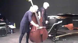 Gloria Coates, Nightscape f&uuml;r Kontrabass und Klavier (2008) 7'