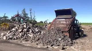Quarry / Screening rocks with Grizzly Bars in Taranaki NZ