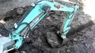 Kobelco SS mini excavator. tosinelli@hotmail.com
