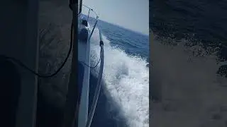 Jeanneau Merry Fisher 805 slow cruising