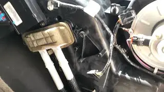99-06 Tahoe Broken Blend Door. How to tell if yours is BROKEN!! Fix your rear AC