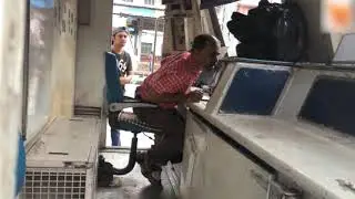 #funnyvideos  #boysattitude #nonvegjokes  asking a train drive for a ride