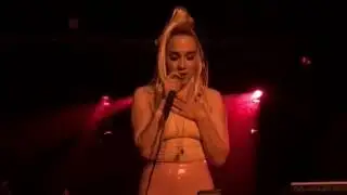 Bestie (Live) - Sizzy Rocket