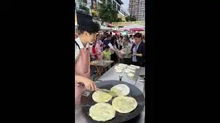 When a Handsome Guy Makes Guokui &ndash; Aroma Everywhere, Mouths Watering01 2025-10-04 16:35:56