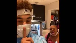 Lovely Peaches: Screaming In The Mall