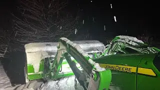 Moving snow POV with the John Deere 3032e !!