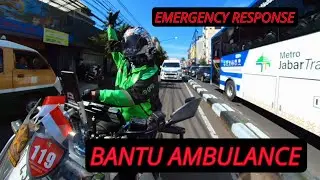 Bantu Ambulance, Bawa Pasien Emergency, Menuju RS Santosa Central ( SHBC ) .