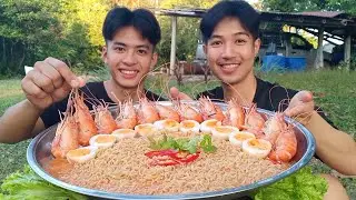 มาม่าต้มยำกุ้งถาดยักษ์ มากินด้วยกันนะครับ.