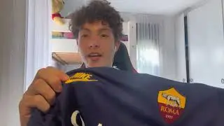 A special unboxing. As Roma 2019 - 2020 third kit