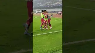 #CarlMcHugh scores a cracker to put @mohunbagansupergiant in front! 😮💥 | #HeroISL #Goal #Shorts
