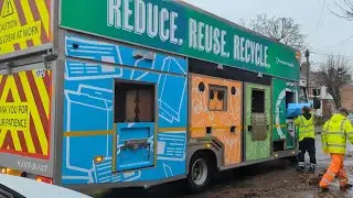 DAF LF Recycling Truck Collecting Recycling Boxes In Swindon
