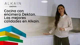 Cocina moderna en blanco con encimera Dekton
