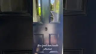 Новая дверная ручка для входной двери.