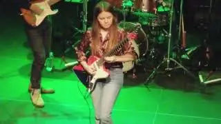 Eric Johnson (w/ Arielle) - 