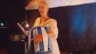 Brigitte POUSSIN. LES ILES DE TROO, LA GUINGUETTE AU BORD DE L' EAU  41 le 23 07 2023
