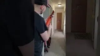 Этот настоящий дробовик Nerf стреляет мощно