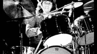 ELO - In Old England Town (Instrumental) B side of Showdown