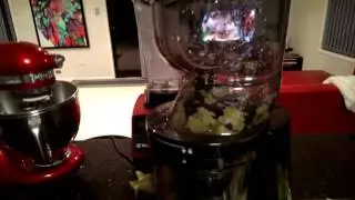 Optimum 700 Turns Fruit and Vegeis into Juice
