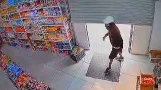 Cape Town Business Robbery gone wrong - dumb thieves, wait for it 