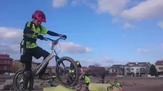 New Trialsport outfit #MannequinChallenge