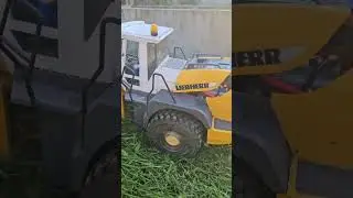 Der Radlader beim Silo fahren 😋 #radlader #grasernte #rc #modellbau #rcfarming #epicvill #epicvillrc